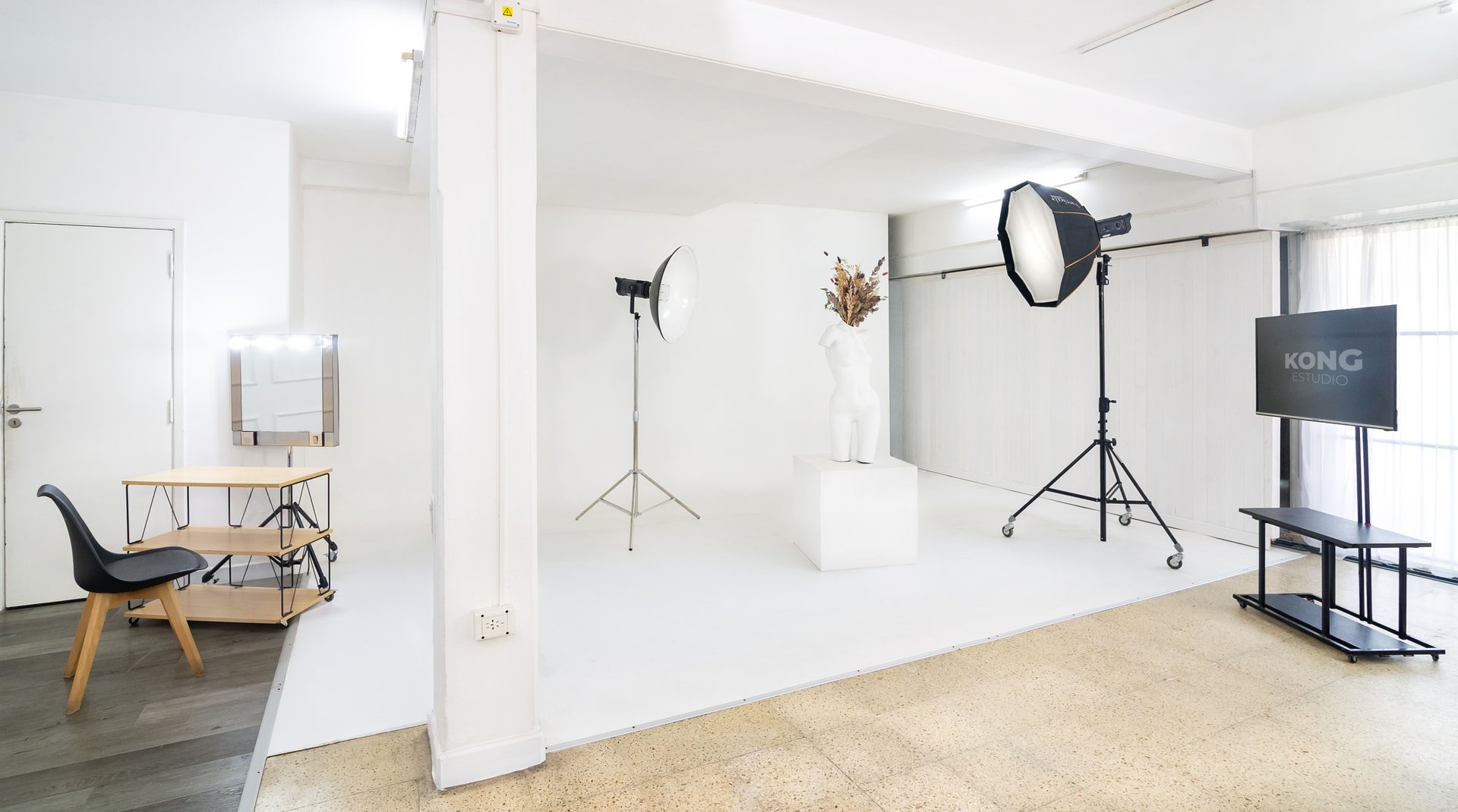 Estudio fotográfico en alquiler — Kong Estudio Almagro 72m²